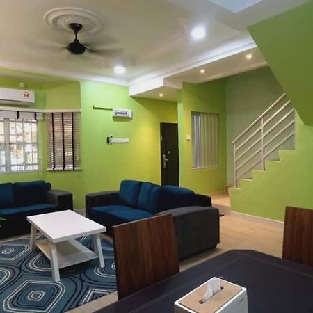 Homestay Dr. Z Кланг Екстер'єр фото