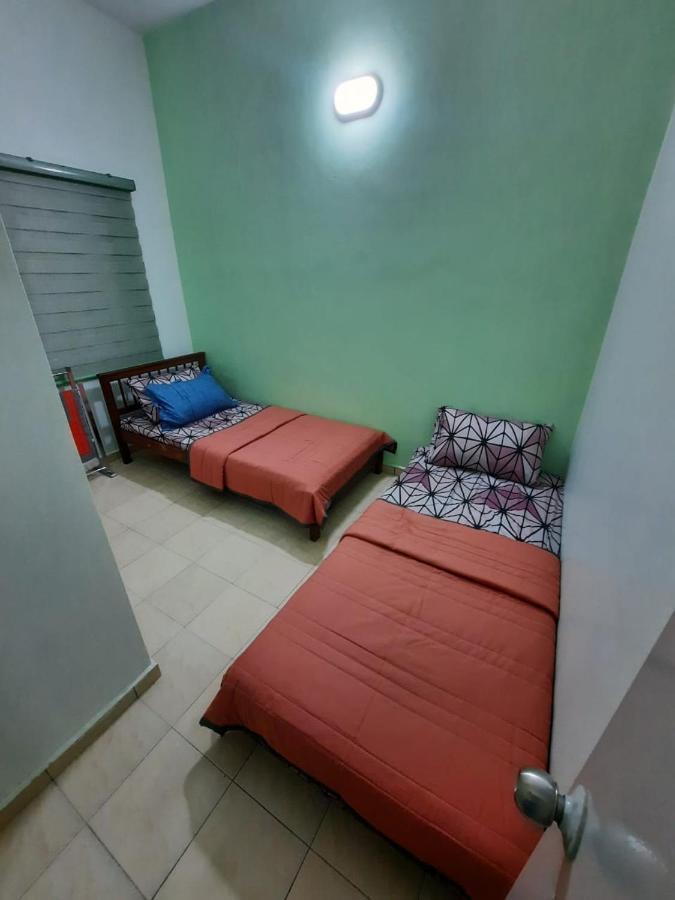 Homestay Dr. Z Кланг Екстер'єр фото