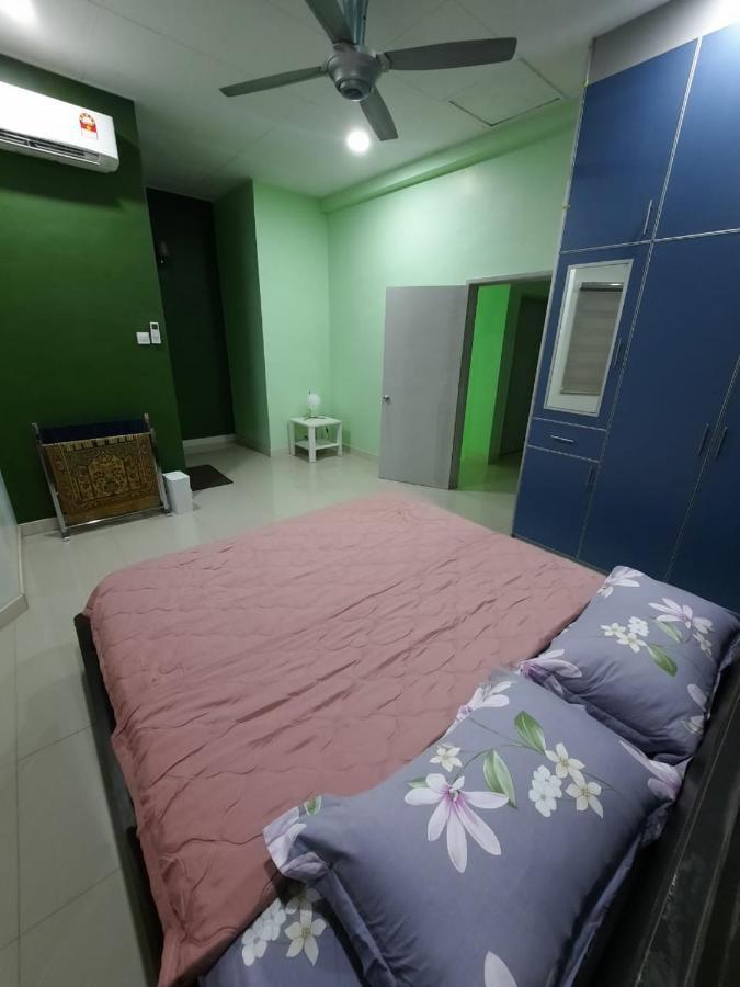 Homestay Dr. Z Кланг Екстер'єр фото